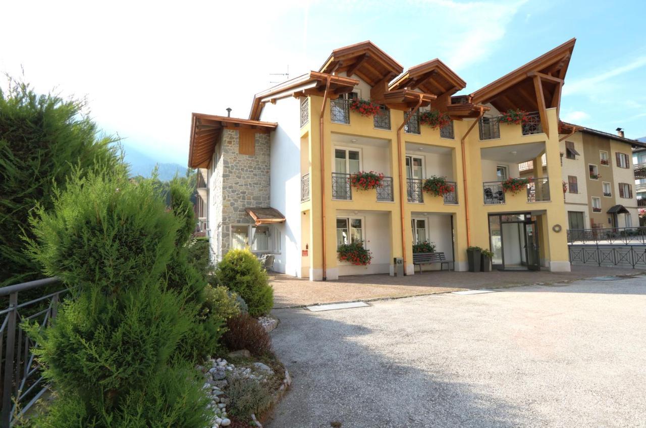 Hotel Garni Sottobosco Dimaro Ngoại thất bức ảnh