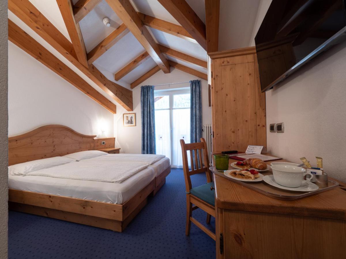 Hotel Garni Sottobosco Dimaro Ngoại thất bức ảnh