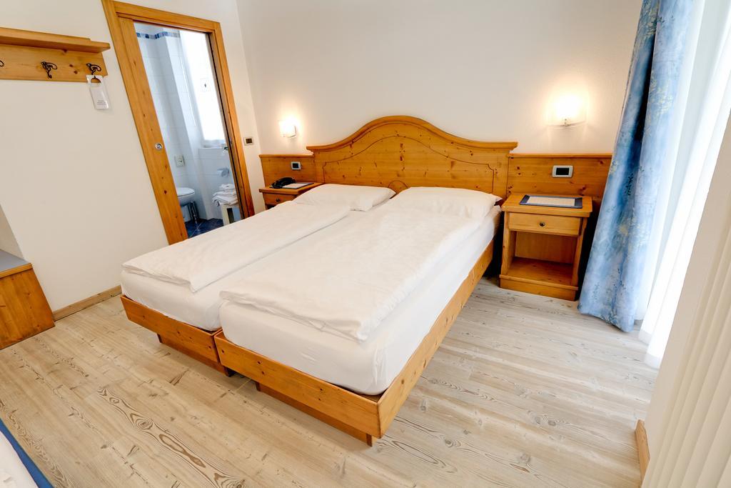 Hotel Garni Sottobosco Dimaro Ngoại thất bức ảnh