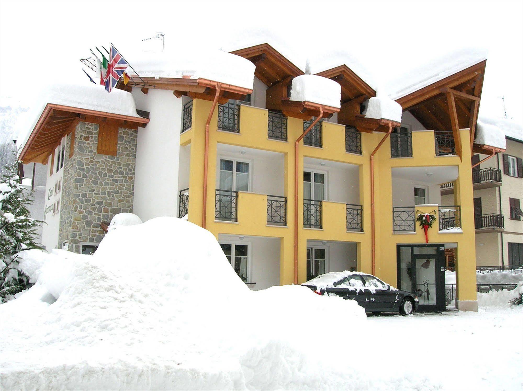 Hotel Garni Sottobosco Dimaro Ngoại thất bức ảnh